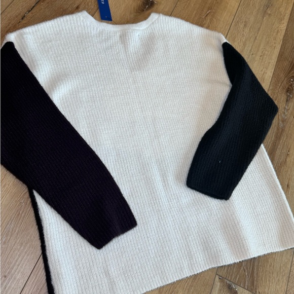 APT. 9 Colorblock V-Neck Sweater Women’s XXL NWT - Picture 9 of 9